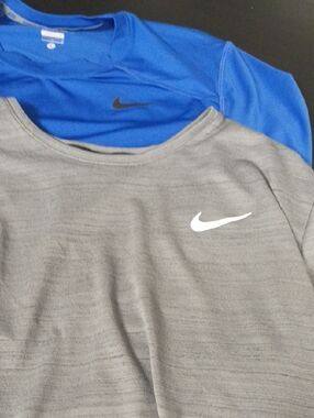 2 Nike Tshirt Duo — Gray Dri-fit Top with Blue Dri-fit